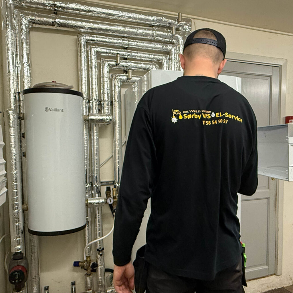 Vi installerer din luft til vand varmepumpe2