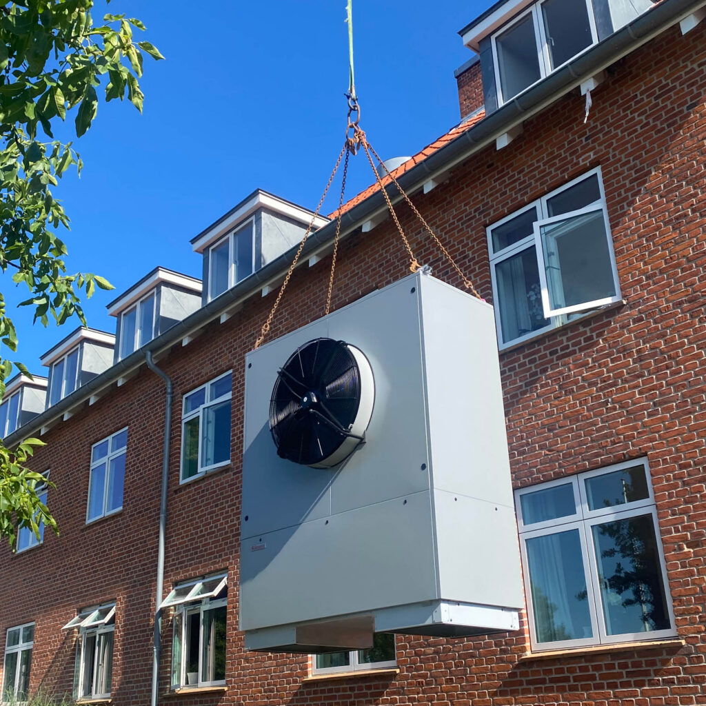 Vi installerer din luft til vand varmepumpe4