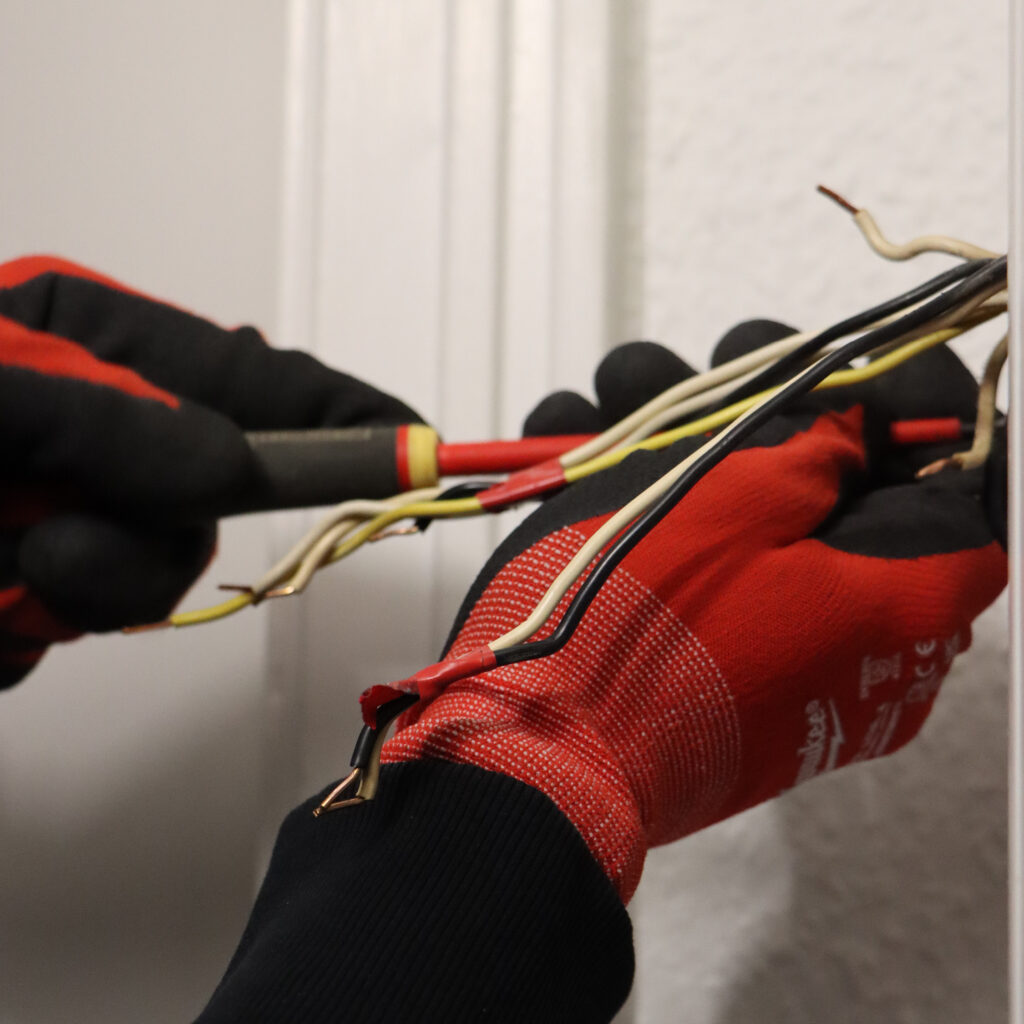 Vi søger elekteriker3